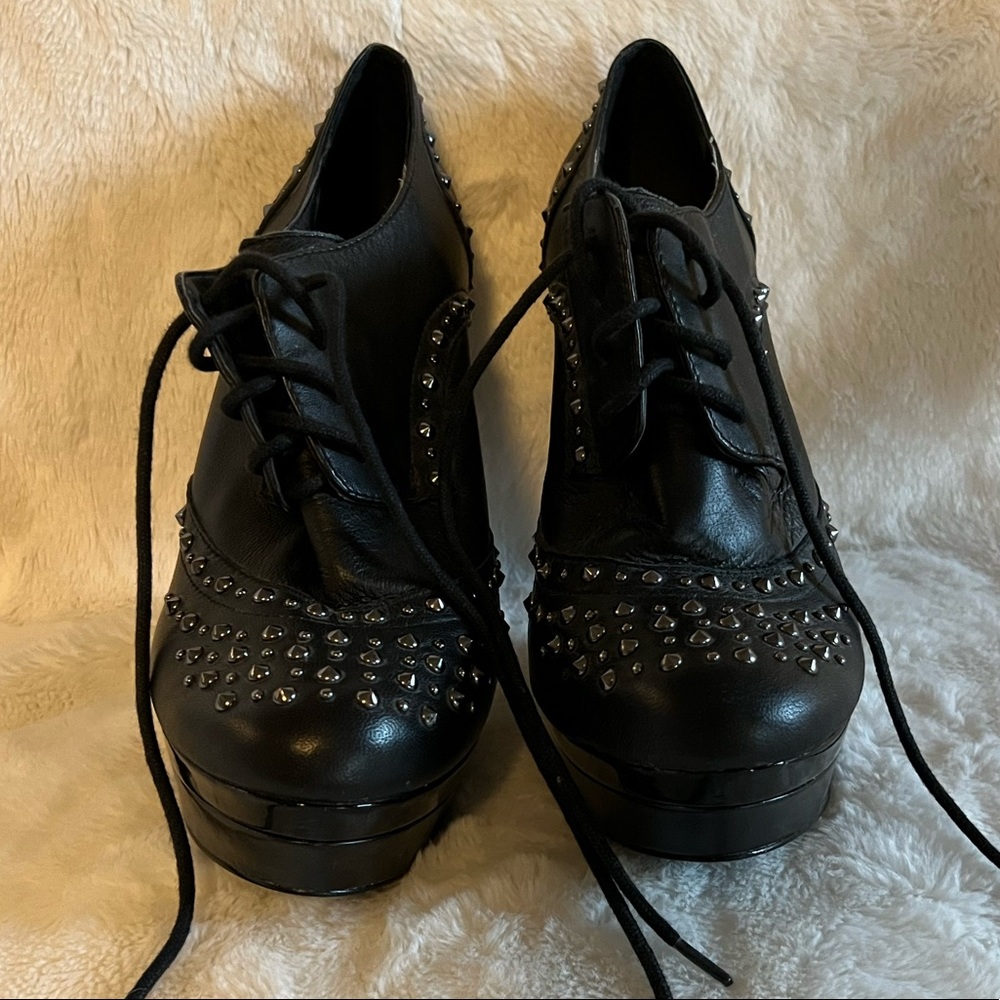 Gianni Bini size 9, tied up, platform booties. - Picture 2 of 7